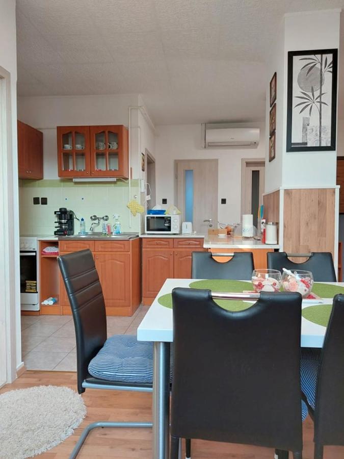 Nagcsalados Rozsa Apartman Balatonlelle Exterior photo